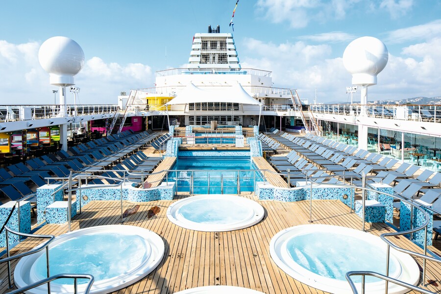 Marella Explorer 2 - Whirlpools 2.jpg
